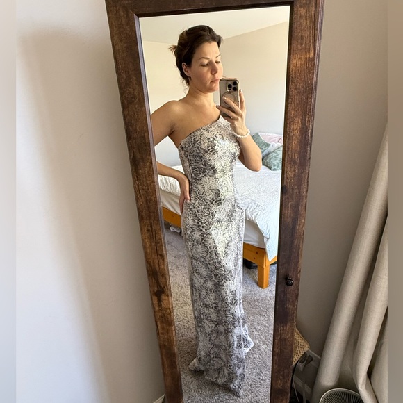 Cachè Silver Snake Clear Sequin Evening Gown - Picture 3 of 8